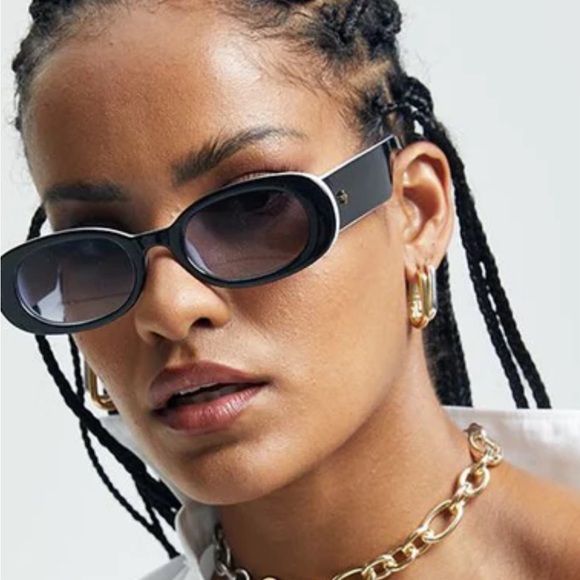 Sunglasses fashion forward designed in Australia - Picture 2 of 3